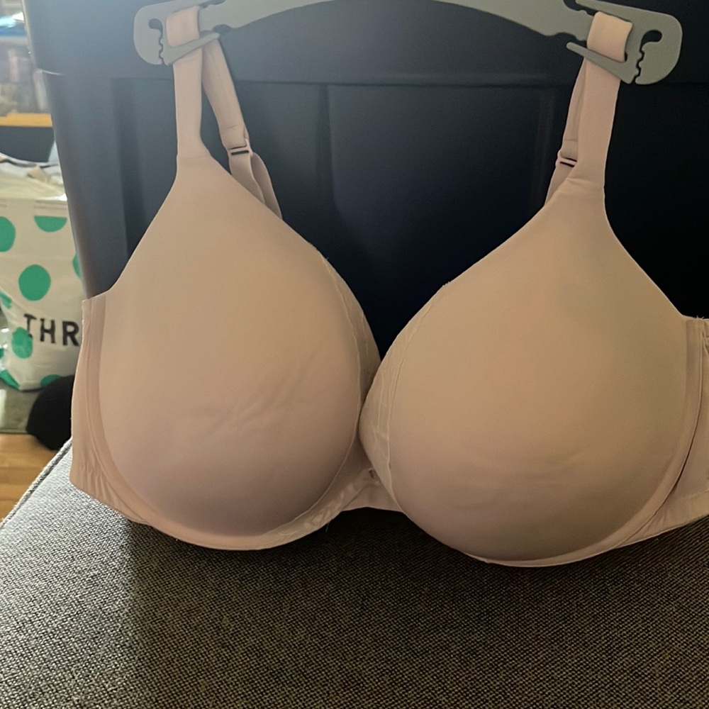 Cacique NWOT plus size Boost Plunge lace accent bra